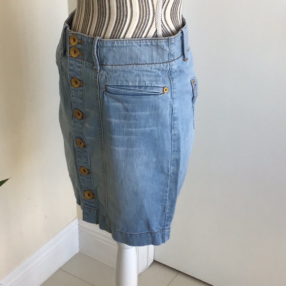 Armani Exchange -Jean skirt - Picture 2 of 9